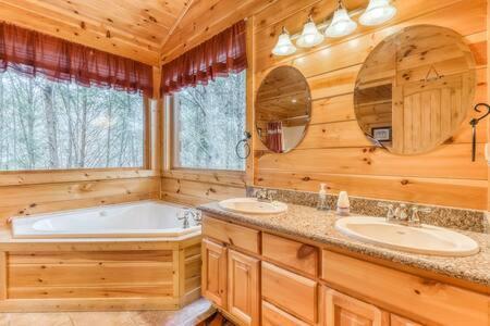 The Great Escape - Min From Parkway With Hot Tub Villa Gatlinburg Eksteriør billede