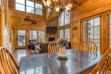 The Great Escape - Min From Parkway With Hot Tub Villa Gatlinburg Eksteriør billede