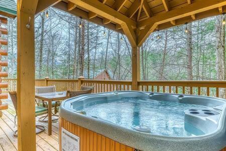 The Great Escape - Min From Parkway With Hot Tub Villa Gatlinburg Eksteriør billede